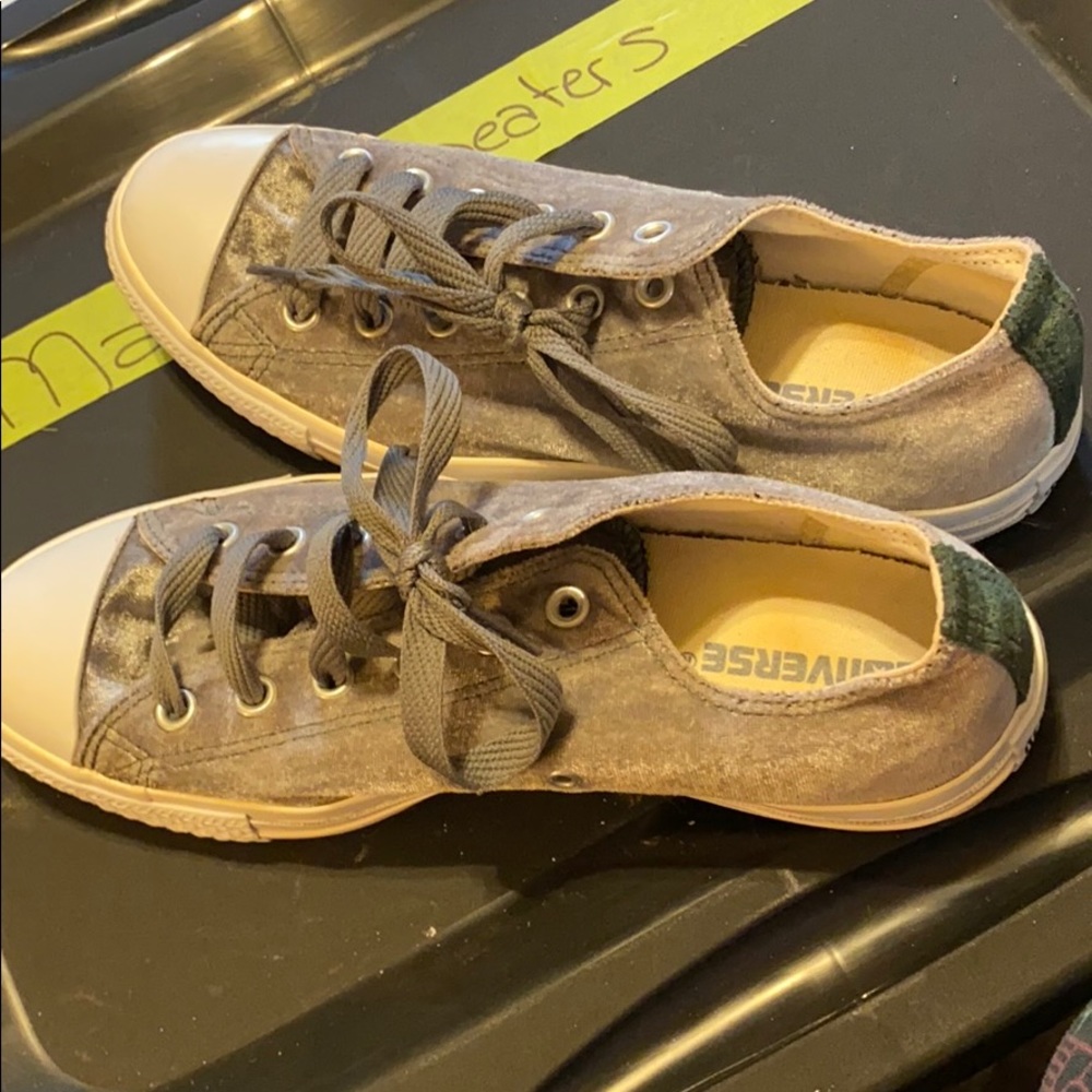 Velvety material silver converse
